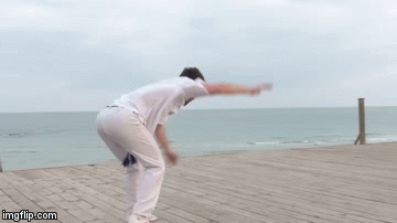 318332418f8cc1f.gif