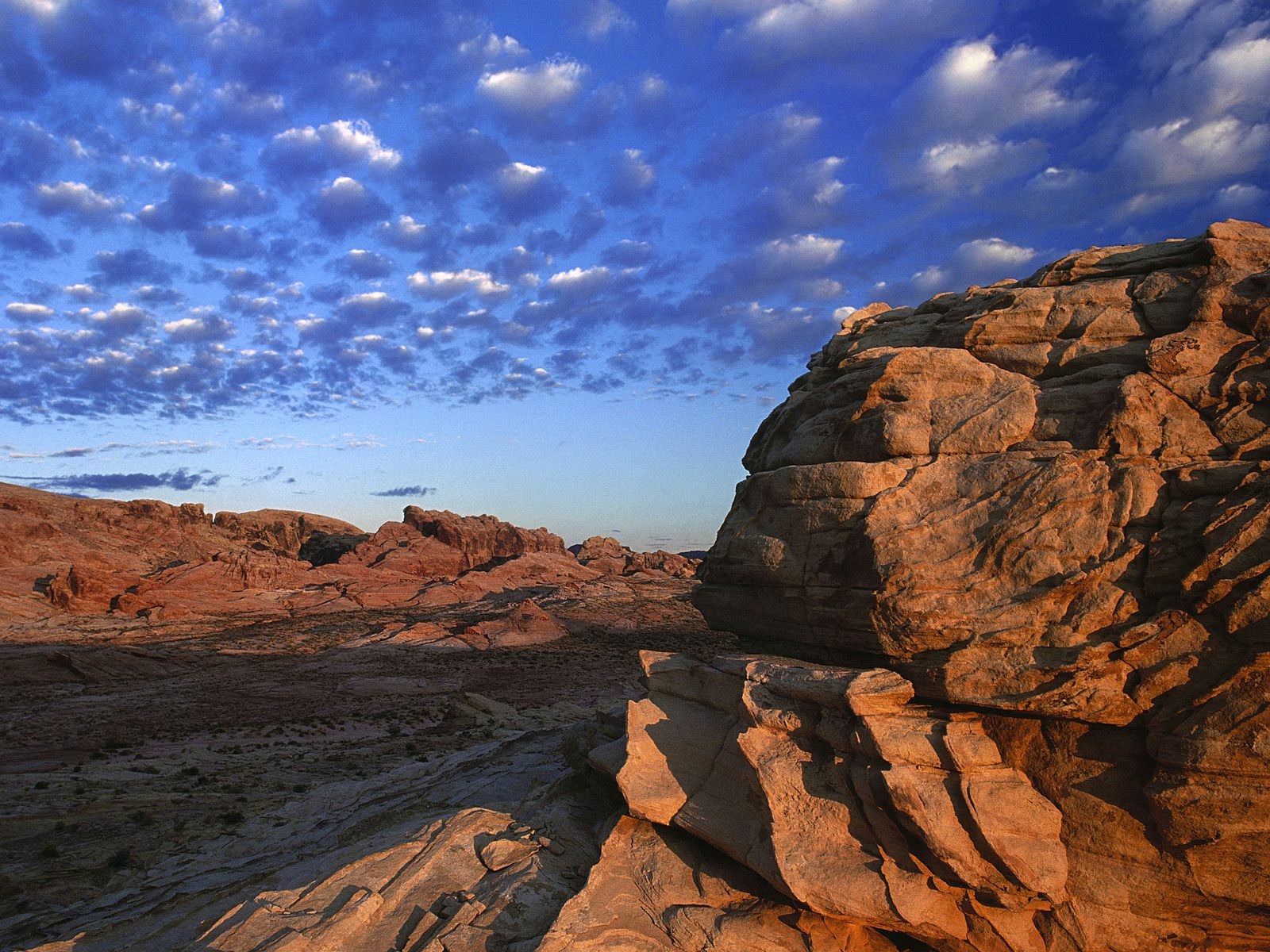 nature_planets_earth_rock_formations_valley_of_fire_desktop_1600x1200_hd-wallpaper-1079062.jpg
