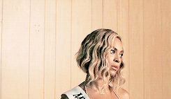 tumblr_ncf8lmfXw81qa1id2o6_r4_250.gif